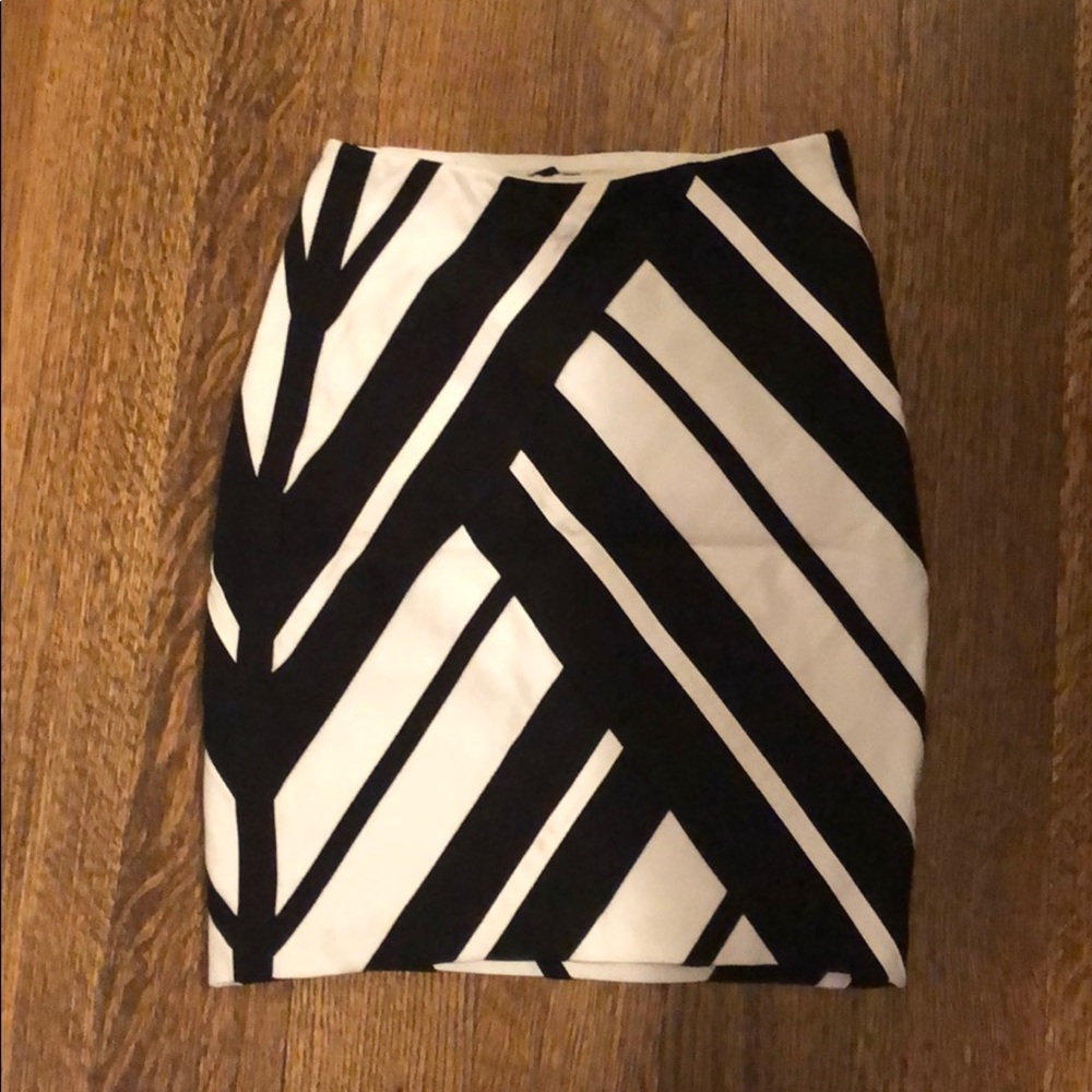 Patterned Pencil Skirt